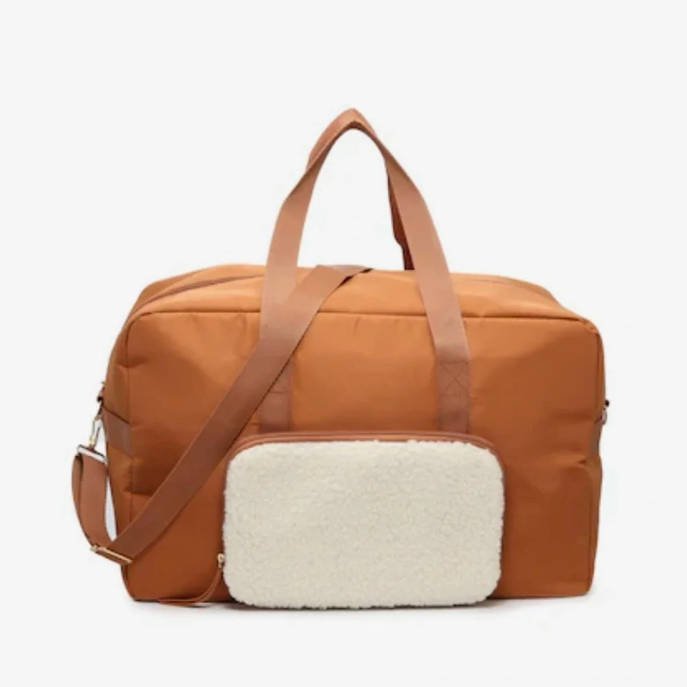 Weekender duffle bag. - Picture 1 of 3